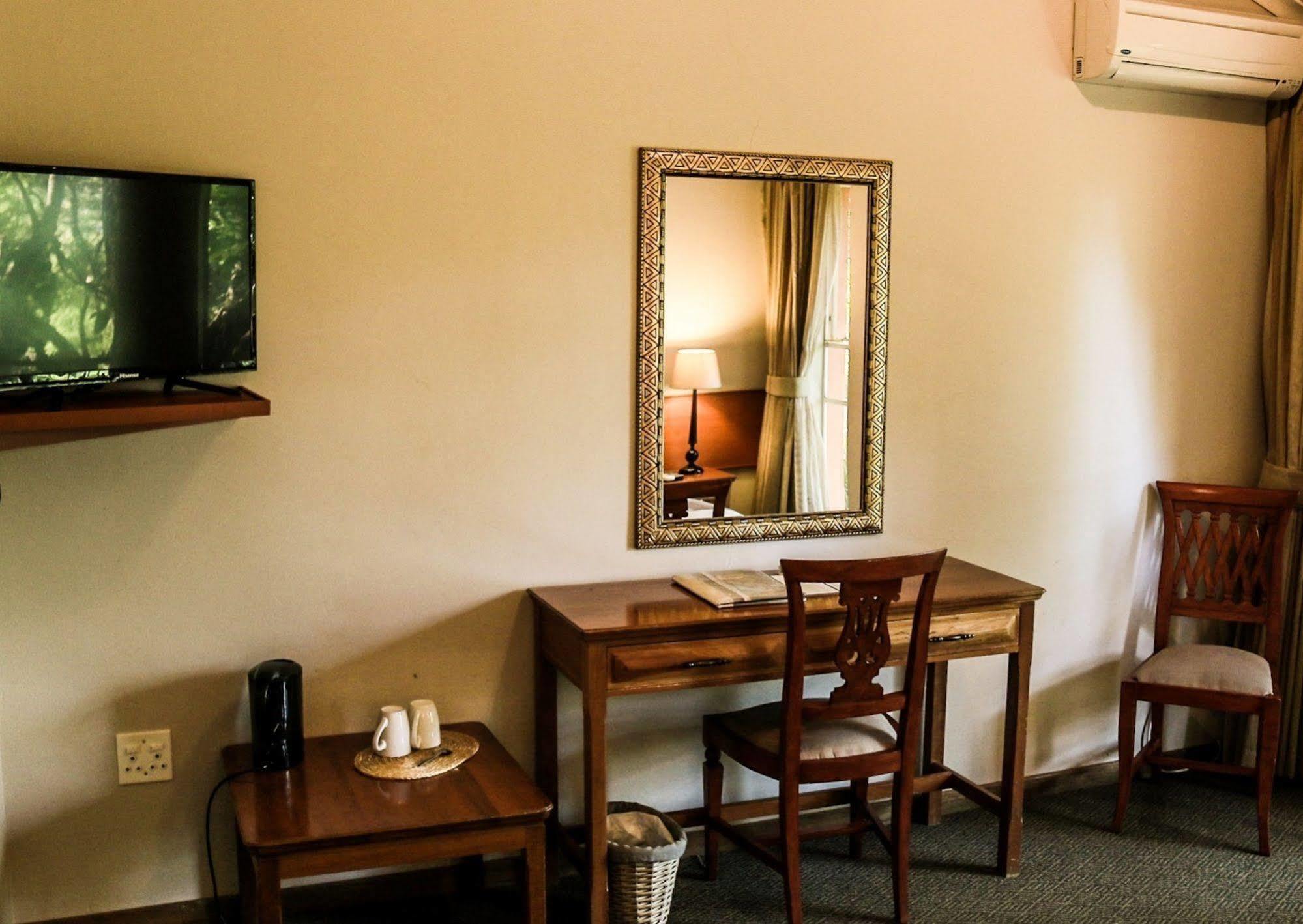 Mantenga Lodge Езулвини Екстериор снимка