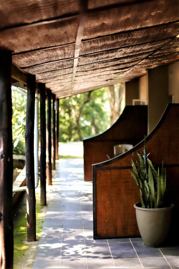 Mantenga Lodge Езулвини Екстериор снимка