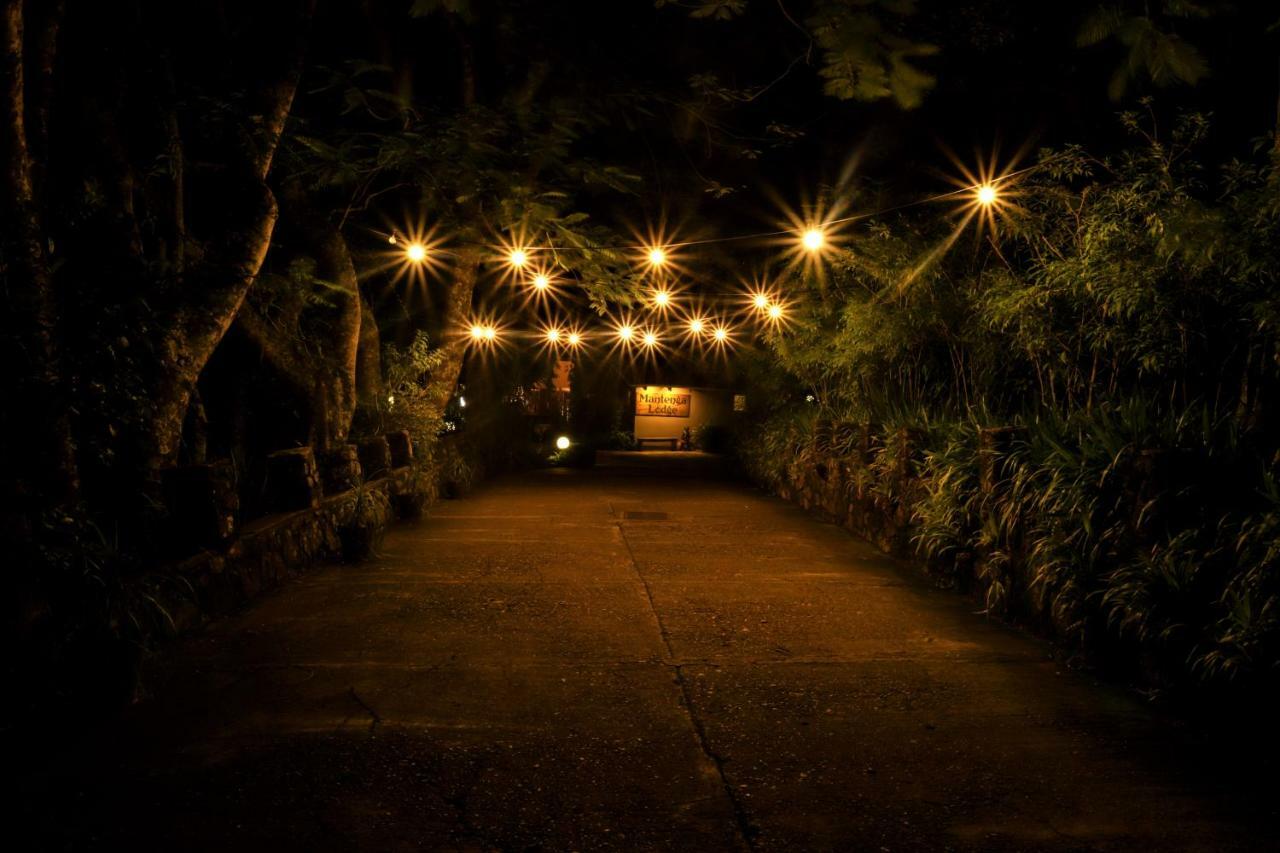 Mantenga Lodge Езулвини Екстериор снимка