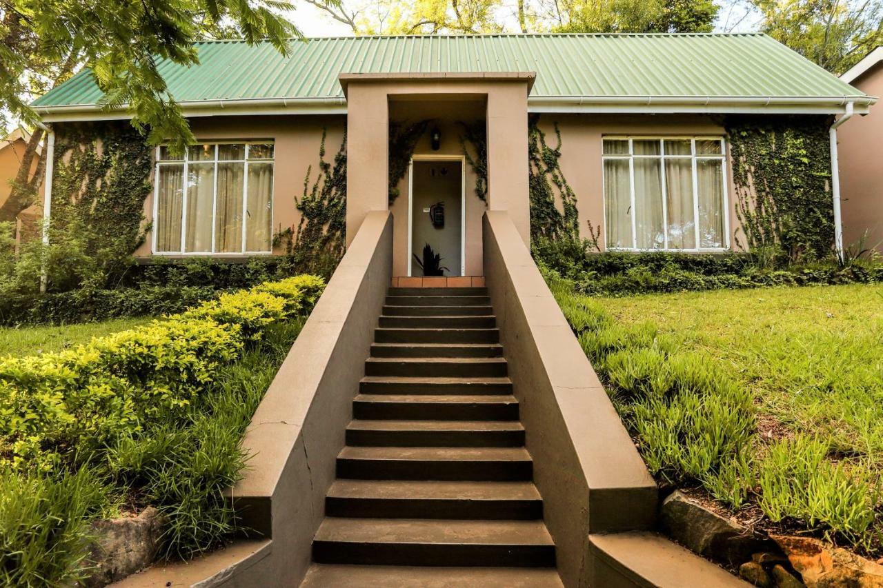 Mantenga Lodge Езулвини Екстериор снимка